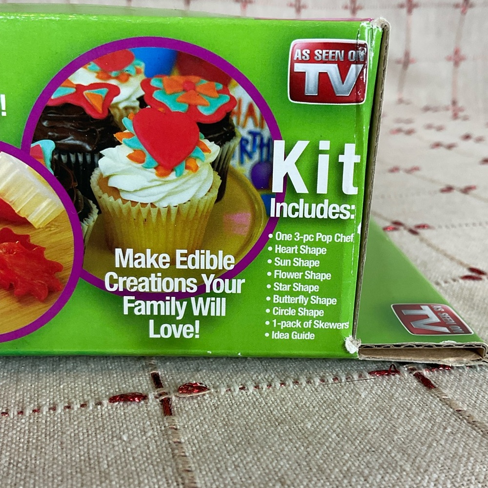 Pop Chef 10 Piece Kit Push, Pop & Eat As Seen On TV Fruit + More Shape Making - Picture 3 of 3